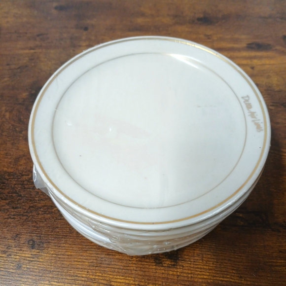 Set of 9 Vintage DELTA AIR LINES 6" Glass Plates In Orginal Shrink Wrap - Picture 4 of 8